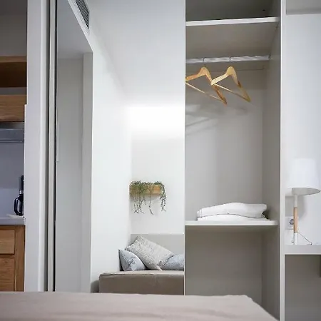 Hotel apartamentowy Celine's Rose 4*