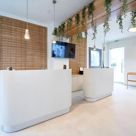 Celine's Rose Apartahotel 4*